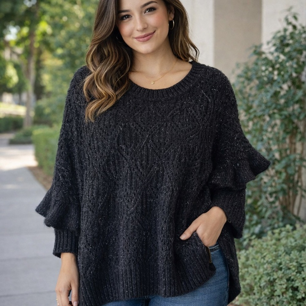 NWOT✨Old Navy‎ Women's Black Textured Crew Neck Sweater